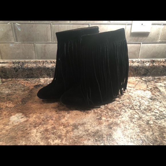 Koolaburra Zarin Fringe Wedge Boots - Picture 2 of 4